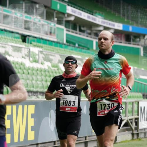 05.10.2025 - 20. swb-Marathon Bremen Michael Burmester http://msf.ph/oto/9323776 05.10.2025 12:09:32 Laufen im Stadion 535, 784, 1083, 1493, 1730, 1861, 1357 meine-sportfotos.de