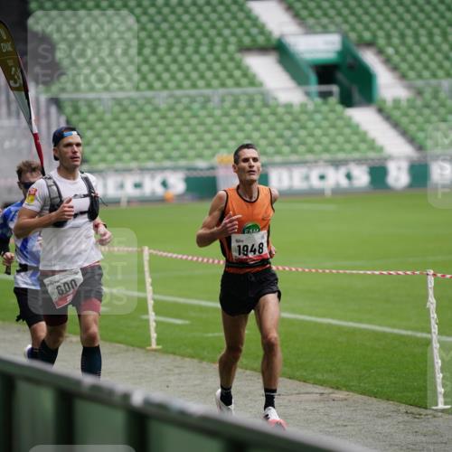 05.10.2025 - 20. swb-Marathon Bremen Michael Burmester http://msf.ph/oto/9323834 05.10.2025 12:12:54 Laufen im Stadion 529, 542, 600, 717, 1113, 1437, 1509, 1948, 2053, 2159, 2292 meine-sportfotos.de