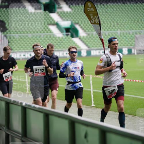 05.10.2025 - 20. swb-Marathon Bremen Michael Burmester http://msf.ph/oto/9323844 05.10.2025 12:12:56 Laufen im Stadion 529, 542, 600, 717, 1113, 1437, 1509, 1948, 2053, 2159, 2292 meine-sportfotos.de