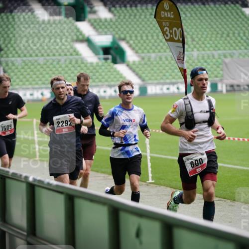 05.10.2025 - 20. swb-Marathon Bremen Michael Burmester http://msf.ph/oto/9323846 05.10.2025 12:12:56 Laufen im Stadion 529, 542, 600, 717, 1113, 1437, 1509, 1948, 2053, 2159, 2292 meine-sportfotos.de