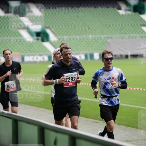 05.10.2025 - 20. swb-Marathon Bremen Michael Burmester http://msf.ph/oto/9323850 05.10.2025 12:12:57 Laufen im Stadion 529, 542, 600, 717, 1113, 1437, 1509, 1771, 1948, 2053, 2116, 2159, 2292 meine-sportfotos.de