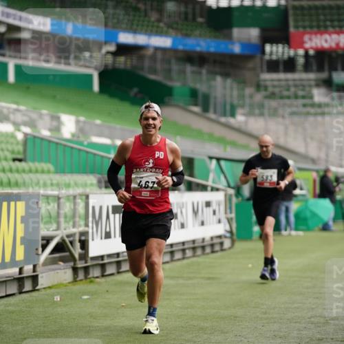 05.10.2025 - 20. swb-Marathon Bremen Michael Burmester http://msf.ph/oto/9324234 05.10.2025 12:24:06 Laufen im Stadion 291, 467, 583, 681, 691, 1117, 1459, 1587, 1714, 44, 1363 meine-sportfotos.de