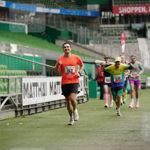 05.10.2025 - 20. swb-Marathon Bremen Michael Burmester http://msf.ph/oto/9324320 05.10.2025 12:25:26 Laufen im Stadion 153, 263, 364, 438, 559, 1068, 1077, 1162, 1289, 1539, 1921 meine-sportfotos.de