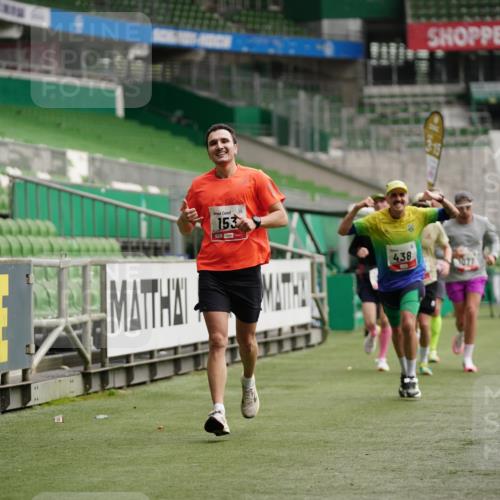 05.10.2025 - 20. swb-Marathon Bremen Michael Burmester http://msf.ph/oto/9324322 05.10.2025 12:25:26 Laufen im Stadion 153, 263, 364, 438, 559, 1068, 1077, 1162, 1289, 1539, 1921 meine-sportfotos.de