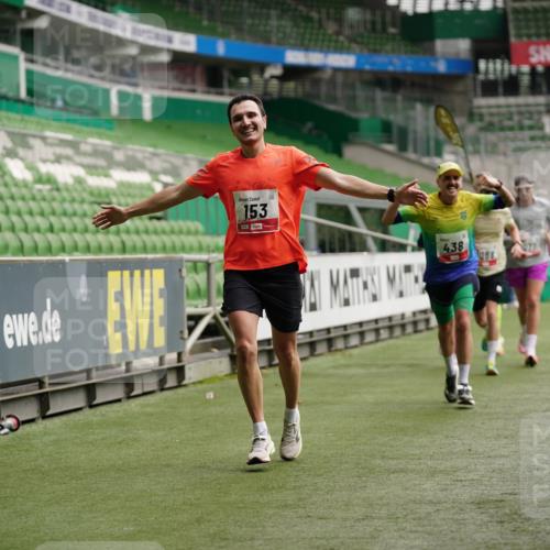 05.10.2025 - 20. swb-Marathon Bremen Michael Burmester http://msf.ph/oto/9324328 05.10.2025 12:25:27 Laufen im Stadion 153, 263, 364, 438, 559, 1068, 1077, 1162, 1289, 1539, 1921, 1539 meine-sportfotos.de
