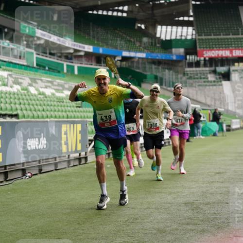 05.10.2025 - 20. swb-Marathon Bremen Michael Burmester http://msf.ph/oto/9324342 05.10.2025 12:25:30 Laufen im Stadion 153, 263, 364, 438, 559, 1068, 1077, 1162, 1289, 1921, 1539 meine-sportfotos.de