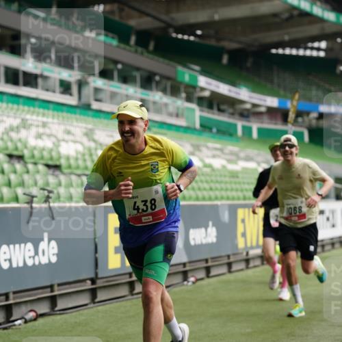 05.10.2025 - 20. swb-Marathon Bremen Michael Burmester http://msf.ph/oto/9324348 05.10.2025 12:25:31 Laufen im Stadion 153, 263, 364, 438, 559, 1068, 1077, 1162, 1289, 1921, 1539 meine-sportfotos.de