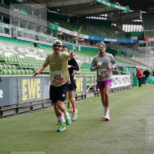 05.10.2025 - 20. swb-Marathon Bremen Michael Burmester http://msf.ph/oto/9324354 05.10.2025 12:25:32 Laufen im Stadion 153, 263, 364, 438, 559, 1068, 1077, 1162, 1289, 1921, 1539 meine-sportfotos.de