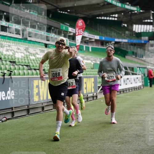 05.10.2025 - 20. swb-Marathon Bremen Michael Burmester http://msf.ph/oto/9324358 05.10.2025 12:25:32 Laufen im Stadion 153, 263, 364, 438, 559, 1068, 1077, 1162, 1289, 1921, 1539 meine-sportfotos.de