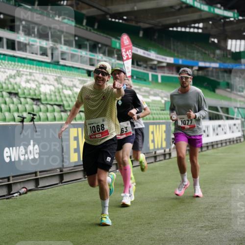 05.10.2025 - 20. swb-Marathon Bremen Michael Burmester http://msf.ph/oto/9324360 05.10.2025 12:25:32 Laufen im Stadion 153, 263, 364, 438, 559, 1068, 1077, 1162, 1289, 1921, 1539 meine-sportfotos.de