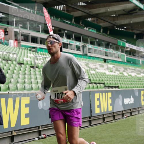 05.10.2025 - 20. swb-Marathon Bremen Michael Burmester http://msf.ph/oto/9324372 05.10.2025 12:25:34 Laufen im Stadion 153, 263, 364, 438, 559, 1068, 1077, 1162, 1289, 1921, 1539 meine-sportfotos.de