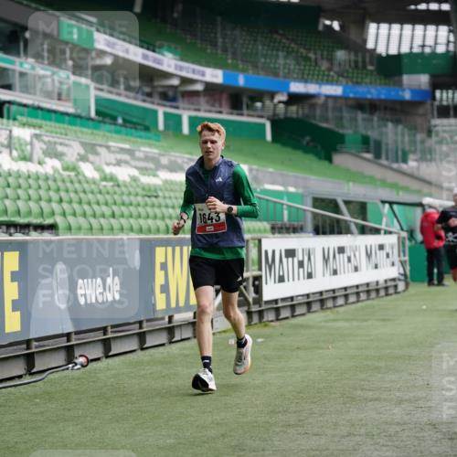 05.10.2025 - 20. swb-Marathon Bremen Michael Burmester http://msf.ph/oto/9324380 05.10.2025 12:25:46 Laufen im Stadion 153, 263, 364, 438, 559, 923, 1068, 1077, 1162, 1289, 1643, 1921, 1539 meine-sportfotos.de