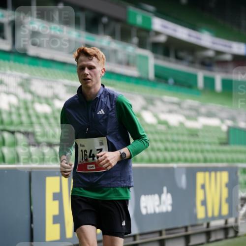 05.10.2025 - 20. swb-Marathon Bremen Michael Burmester http://msf.ph/oto/9324384 05.10.2025 12:25:48 Laufen im Stadion 153, 263, 364, 438, 559, 923, 1068, 1077, 1162, 1289, 1643, 1921 meine-sportfotos.de