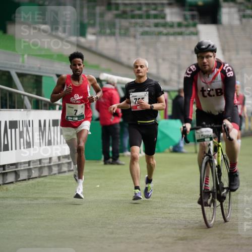 05.10.2025 - 20. swb-Marathon Bremen Michael Burmester http://msf.ph/oto/9324402 05.10.2025 12:25:58 Laufen im Stadion 5, 153, 263, 364, 438, 559, 765, 923, 1068, 1077, 1155, 1289, 1618, 1643, 1162, 1921 meine-sportfotos.de