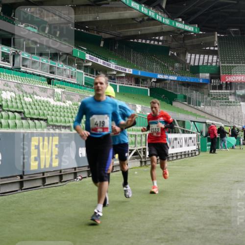 05.10.2025 - 20. swb-Marathon Bremen Michael Burmester http://msf.ph/oto/9324682 05.10.2025 12:30:44 Laufen im Stadion 419, 426, 603, 618, 999, 1293, 1565, 1647, 2056, 2133, 5060 meine-sportfotos.de