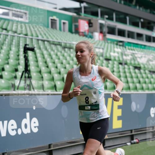 05.10.2025 - 20. swb-Marathon Bremen Michael Burmester http://msf.ph/oto/9324728 05.10.2025 12:31:05 Laufen im Stadion 6, 8, 419, 426, 603, 618, 999, 1293, 1565, 1647, 1814, 2056, 2133, 9110, 5060 meine-sportfotos.de