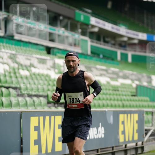 05.10.2025 - 20. swb-Marathon Bremen Michael Burmester http://msf.ph/oto/9324734 05.10.2025 12:31:10 Laufen im Stadion 6, 8, 419, 426, 603, 999, 1293, 1565, 1647, 1814, 2056, 2133, 9110, 618, 5060 meine-sportfotos.de