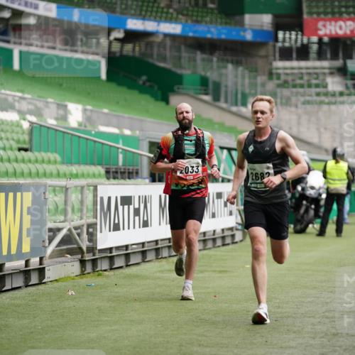 05.10.2025 - 20. swb-Marathon Bremen Michael Burmester http://msf.ph/oto/9324834 05.10.2025 12:32:36 Laufen im Stadion 141, 569, 650, 664, 746, 908, 938, 1093, 1665, 2033, 2682, 566, 2054 meine-sportfotos.de