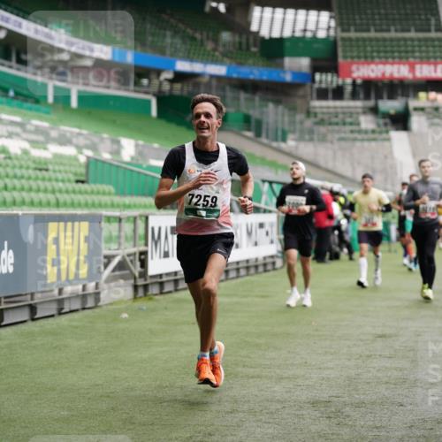 05.10.2025 - 20. swb-Marathon Bremen Michael Burmester http://msf.ph/oto/9324948 05.10.2025 12:33:14 Laufen im Stadion 121, 218, 307, 363, 369, 650, 664, 746, 850, 1070, 1372, 1494, 1617, 1889, 1913, 1928, 2000, 2033, 2267, 2682, 4251, 6957, 7259, 8582, 664, 908 meine-sportfotos.de