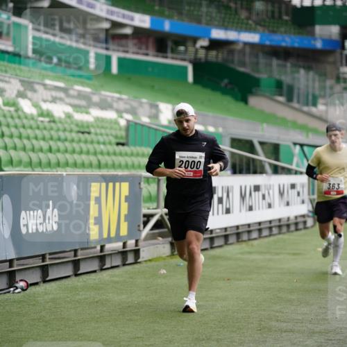 05.10.2025 - 20. swb-Marathon Bremen Michael Burmester http://msf.ph/oto/9324954 05.10.2025 12:33:17 Laufen im Stadion 121, 218, 307, 363, 369, 474, 650, 746, 850, 900, 1070, 1372, 1494, 1617, 1889, 1913, 1928, 2000, 2033, 2267, 2682, 4251, 6957, 7259, 8582, 664, 908 meine-sportfotos.de