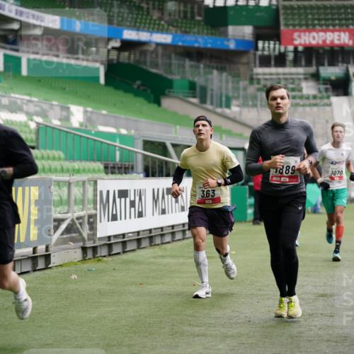 05.10.2025 - 20. swb-Marathon Bremen Michael Burmester http://msf.ph/oto/9324960 05.10.2025 12:33:18 Laufen im Stadion 121, 218, 307, 363, 369, 474, 650, 746, 850, 900, 1070, 1360, 1372, 1494, 1617, 1889, 1913, 1928, 2000, 2033, 2267, 2682, 4251, 6957, 7259, 8582, 650, 664, 908 meine-sportfotos.de