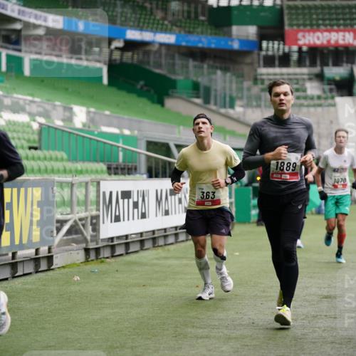 05.10.2025 - 20. swb-Marathon Bremen Michael Burmester http://msf.ph/oto/9324962 05.10.2025 12:33:18 Laufen im Stadion 121, 218, 307, 363, 369, 474, 650, 746, 850, 900, 1070, 1360, 1372, 1494, 1617, 1889, 1913, 1928, 2000, 2033, 2267, 2682, 4251, 6957, 7259, 8582, 650, 664, 908 meine-sportfotos.de