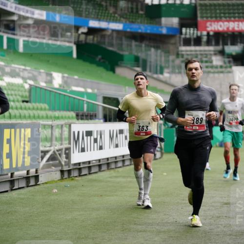 05.10.2025 - 20. swb-Marathon Bremen Michael Burmester http://msf.ph/oto/9324964 05.10.2025 12:33:18 Laufen im Stadion 121, 218, 307, 363, 369, 474, 650, 746, 850, 900, 1070, 1360, 1372, 1494, 1617, 1889, 1913, 1928, 2000, 2033, 2267, 2682, 4251, 6957, 7259, 8582, 650, 664, 908 meine-sportfotos.de