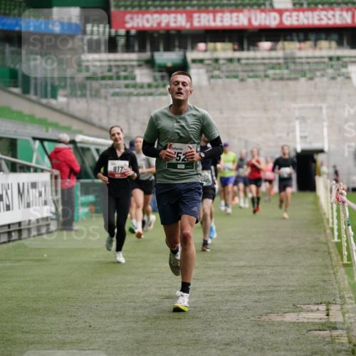 05.10.2025 - 20. swb-Marathon Bremen Michael Burmester http://msf.ph/oto/9325071 05.10.2025 12:44:18 Laufen im Stadion 288, 329, 506, 539, 548, 642, 657, 917, 1196, 1992, 2092, 2249, 3150, 3219, 3982, 4422, 5014, 5908, 7099, 7373, 7525, 7949, 8030, 8275, 8382, 577, 706, 2967, 3435, 3580, 4369, 4631, 4867, 5287, 5495, 5815, 5988, 6224, 6385, 6912, 7816, 7834, 8593, 9095 meine-sportfotos.de