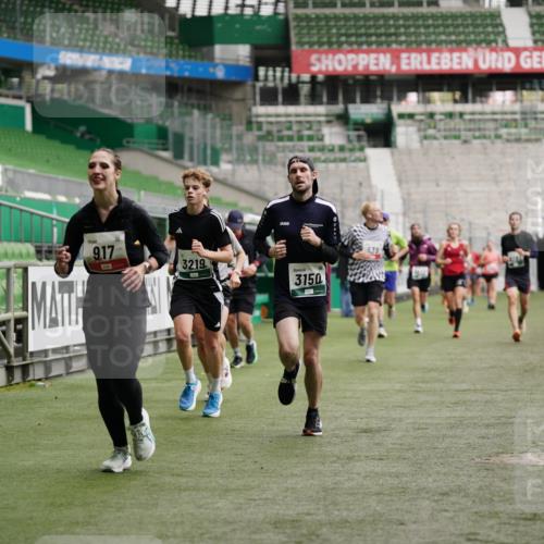 05.10.2025 - 20. swb-Marathon Bremen Michael Burmester http://msf.ph/oto/9325087 05.10.2025 12:44:21 Laufen im Stadion 288, 329, 506, 539, 548, 642, 657, 917, 1196, 1992, 2092, 2188, 2249, 3150, 3219, 3251, 3982, 4422, 5908, 6633, 7099, 7373, 7525, 7949, 8030, 8169, 8275, 8351, 8382, 577, 706, 2967, 3435, 3580, 4369, 4631, 4867, 5014, 5287, 5495, 5815, 5988, 6224, 6385, 6912, 7816, 7834, 8275, 8593, 9095 meine-sportfotos.de