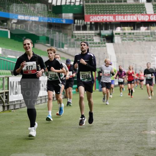 05.10.2025 - 20. swb-Marathon Bremen Michael Burmester http://msf.ph/oto/9325091 05.10.2025 12:44:21 Laufen im Stadion 288, 329, 506, 539, 548, 642, 657, 917, 1196, 1992, 2092, 2188, 2249, 3150, 3219, 3251, 3982, 4422, 5908, 6633, 7099, 7373, 7525, 7949, 8030, 8169, 8275, 8351, 8382, 577, 706, 2967, 3435, 3580, 4369, 4631, 4867, 5014, 5287, 5495, 5815, 5988, 6224, 6385, 6912, 7816, 7834, 8275, 8593, 9095 meine-sportfotos.de