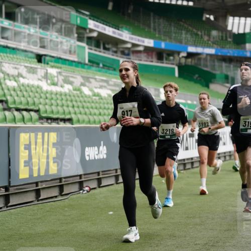 05.10.2025 - 20. swb-Marathon Bremen Michael Burmester http://msf.ph/oto/9325098 05.10.2025 12:44:22 Laufen im Stadion 288, 329, 506, 539, 548, 642, 657, 917, 1196, 1992, 2092, 2188, 2249, 3150, 3219, 3251, 3982, 4422, 5908, 6633, 7099, 7373, 7525, 7949, 8030, 8169, 8351, 8382, 577, 706, 1992, 2967, 3435, 3580, 4369, 4631, 4867, 5014, 5287, 5495, 5988, 6224, 6385, 6912, 7816, 7834, 8275, 8593, 9095 meine-sportfotos.de