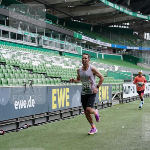 05.10.2025 - 20. swb-Marathon Bremen Michael Burmester http://msf.ph/oto/9325103 05.10.2025 12:33:43 Laufen im Stadion 121, 218, 307, 363, 474, 838, 900, 1070, 1338, 1360, 1372, 1617, 1889, 1913, 2000, 2267, 3552, 4251, 5640, 6957, 6984, 7259, 7442, 8550, 8582, 9046, 369, 746, 850, 1494, 1928, 2033, 2682 meine-sportfotos.de