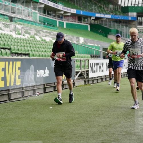 05.10.2025 - 20. swb-Marathon Bremen Michael Burmester http://msf.ph/oto/9325126 05.10.2025 12:44:27 Laufen im Stadion 288, 329, 506, 539, 548, 642, 657, 917, 1196, 2013, 2092, 2188, 2249, 3150, 3219, 3251, 3982, 4422, 5908, 6633, 7099, 7373, 7525, 7949, 8030, 8169, 8351, 8382, 288, 577, 706, 1992, 2967, 3435, 4369, 4631, 4867, 5014, 5287, 5495, 5988, 6385, 6912, 7816, 7834, 8275, 8593, 9095 meine-sportfotos.de