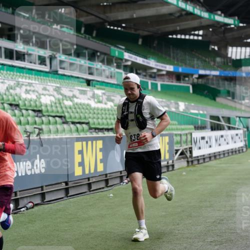 05.10.2025 - 20. swb-Marathon Bremen Michael Burmester http://msf.ph/oto/9325127 05.10.2025 12:33:47 Laufen im Stadion 121, 218, 307, 363, 474, 838, 900, 993, 1070, 1338, 1339, 1360, 1372, 1617, 1889, 1913, 2000, 2267, 3552, 4251, 5640, 6957, 6984, 7259, 7442, 8550, 8582, 9046, 369, 746, 850, 1494, 1928, 2682 meine-sportfotos.de