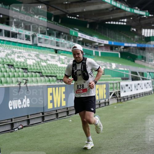 05.10.2025 - 20. swb-Marathon Bremen Michael Burmester http://msf.ph/oto/9325131 05.10.2025 12:33:47 Laufen im Stadion 121, 218, 307, 363, 474, 838, 900, 993, 1070, 1338, 1339, 1360, 1372, 1617, 1889, 1913, 2000, 2267, 3552, 4251, 5640, 6957, 6984, 7259, 7442, 8550, 8582, 9046, 369, 746, 850, 1494, 1928, 2682 meine-sportfotos.de