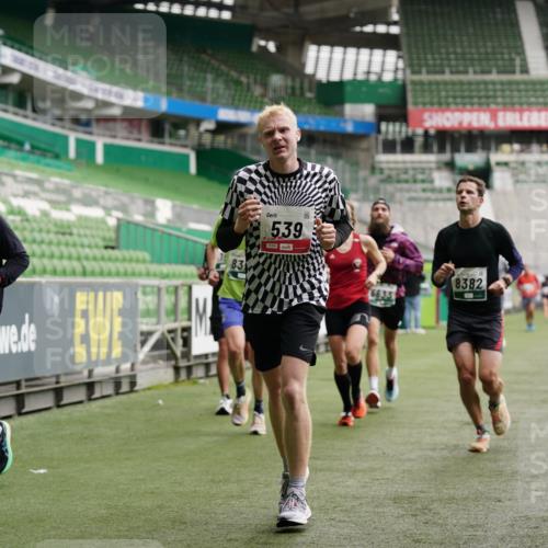 05.10.2025 - 20. swb-Marathon Bremen Michael Burmester http://msf.ph/oto/9325138 05.10.2025 12:44:27 Laufen im Stadion 288, 329, 506, 539, 548, 642, 657, 917, 1196, 2013, 2092, 2188, 2249, 3150, 3219, 3251, 3982, 4422, 5908, 6633, 7099, 7373, 7525, 7949, 8030, 8169, 8351, 8382, 288, 577, 706, 1992, 2967, 3435, 4369, 4631, 4867, 5014, 5287, 5495, 5988, 6385, 6912, 7816, 7834, 8275, 8593, 9095 meine-sportfotos.de