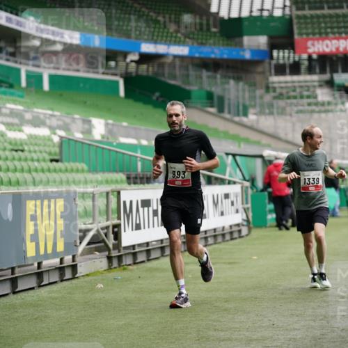05.10.2025 - 20. swb-Marathon Bremen Michael Burmester http://msf.ph/oto/9325158 05.10.2025 12:33:58 Laufen im Stadion 307, 363, 474, 838, 900, 993, 1034, 1070, 1338, 1339, 1360, 1372, 1444, 1889, 2000, 3552, 5640, 6984, 7259, 7442, 8550, 9046, 121, 218, 369, 850, 1617, 1913, 1928, 2267, 4251, 6957, 8582 meine-sportfotos.de