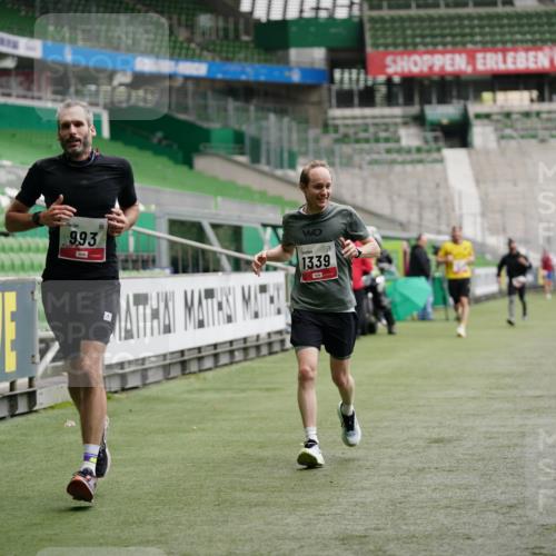05.10.2025 - 20. swb-Marathon Bremen Michael Burmester http://msf.ph/oto/9325162 05.10.2025 12:33:59 Laufen im Stadion 307, 363, 474, 838, 900, 993, 1034, 1070, 1338, 1339, 1360, 1372, 1444, 1889, 2000, 3552, 5640, 6984, 7259, 7442, 8550, 9046, 121, 218, 369, 850, 1617, 1913, 2267, 4251, 6957, 8582 meine-sportfotos.de