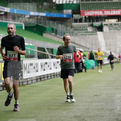 05.10.2025 - 20. swb-Marathon Bremen Michael Burmester http://msf.ph/oto/9325171 05.10.2025 12:33:59 Laufen im Stadion 307, 363, 474, 838, 900, 993, 1034, 1070, 1338, 1339, 1360, 1372, 1444, 1889, 2000, 3552, 5640, 6984, 7259, 7442, 8550, 9046, 121, 218, 369, 850, 1617, 1913, 2267, 4251, 6957, 8582 meine-sportfotos.de