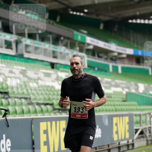 05.10.2025 - 20. swb-Marathon Bremen Michael Burmester http://msf.ph/oto/9325174 05.10.2025 12:34:00 Laufen im Stadion 307, 363, 474, 838, 900, 993, 1034, 1070, 1338, 1339, 1360, 1372, 1444, 1889, 2000, 3552, 5640, 6984, 7259, 7442, 8550, 9046, 121, 218, 1617, 1889, 1913, 2267, 4251, 6957, 8582 meine-sportfotos.de