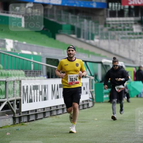 05.10.2025 - 20. swb-Marathon Bremen Michael Burmester http://msf.ph/oto/9325195 05.10.2025 12:34:06 Laufen im Stadion 307, 363, 474, 838, 900, 993, 1034, 1070, 1338, 1339, 1360, 1372, 1444, 3552, 5640, 6984, 7259, 7442, 8550, 9046, 121, 218, 363, 1617, 1889, 1913, 2000, 2267, 4251, 6957, 8582 meine-sportfotos.de