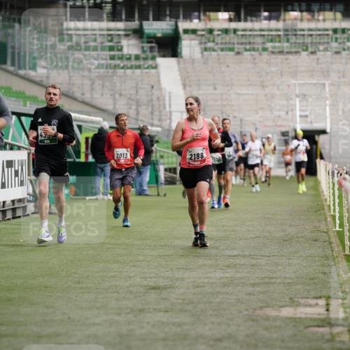 05.10.2025 - 20. swb-Marathon Bremen Michael Burmester http://msf.ph/oto/9325198 05.10.2025 12:44:35 Laufen im Stadion 109, 329, 506, 539, 548, 642, 657, 819, 917, 1196, 1631, 2013, 2092, 2188, 2249, 2719, 3150, 3219, 3251, 3342, 3982, 4358, 4422, 5908, 6302, 6633, 7099, 7373, 7525, 7949, 8030, 8169, 8351, 8382, 288, 1992, 5014, 8275 meine-sportfotos.de