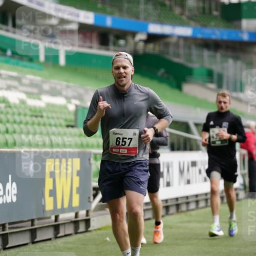 05.10.2025 - 20. swb-Marathon Bremen Michael Burmester http://msf.ph/oto/9325207 05.10.2025 12:44:37 Laufen im Stadion 109, 329, 506, 539, 548, 642, 657, 819, 917, 1196, 1631, 2013, 2092, 2188, 2249, 2719, 3150, 3219, 3251, 3342, 3982, 4358, 4422, 5908, 6302, 6633, 7099, 7373, 7525, 7949, 8030, 8169, 8351, 8382, 288, 1992, 5014, 8275 meine-sportfotos.de