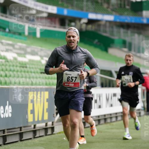 05.10.2025 - 20. swb-Marathon Bremen Michael Burmester http://msf.ph/oto/9325210 05.10.2025 12:44:37 Laufen im Stadion 109, 329, 506, 539, 548, 642, 657, 819, 917, 1196, 1631, 2013, 2092, 2188, 2249, 2719, 3150, 3219, 3251, 3342, 3982, 4358, 4422, 5908, 6302, 6633, 7099, 7373, 7525, 7949, 8030, 8169, 8351, 8382, 288, 1992, 5014, 8275 meine-sportfotos.de