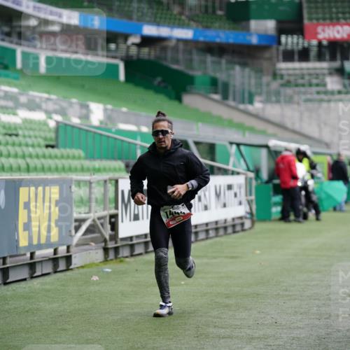 05.10.2025 - 20. swb-Marathon Bremen Michael Burmester http://msf.ph/oto/9325211 05.10.2025 12:34:09 Laufen im Stadion 307, 474, 838, 900, 993, 1034, 1070, 1338, 1339, 1360, 1372, 1444, 2151, 3552, 5640, 6984, 7259, 7442, 8550, 9046, 121, 218, 363, 1372, 1617, 1889, 1913, 2000, 2267, 4251, 6957, 7259, 8582 meine-sportfotos.de