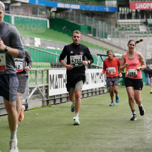 05.10.2025 - 20. swb-Marathon Bremen Michael Burmester http://msf.ph/oto/9325221 05.10.2025 12:44:38 Laufen im Stadion 109, 329, 506, 539, 548, 642, 657, 819, 917, 1196, 1631, 2013, 2092, 2188, 2249, 2719, 3150, 3219, 3251, 3342, 3982, 4358, 4422, 5908, 6302, 6633, 7099, 7373, 7525, 7949, 8030, 8169, 8351, 8382, 288, 1992, 5014, 8275 meine-sportfotos.de