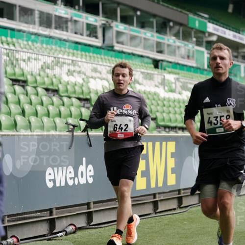 05.10.2025 - 20. swb-Marathon Bremen Michael Burmester http://msf.ph/oto/9325233 05.10.2025 12:44:40 Laufen im Stadion 109, 329, 506, 539, 548, 642, 657, 819, 917, 1631, 2013, 2092, 2188, 2666, 2719, 3150, 3219, 3251, 3342, 3982, 4358, 4422, 5908, 6302, 6633, 7099, 7373, 7525, 7949, 8030, 8169, 8351, 8382, 288, 1196, 1992, 2249, 8275 meine-sportfotos.de