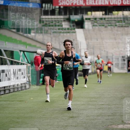 05.10.2025 - 20. swb-Marathon Bremen Michael Burmester http://msf.ph/oto/9325251 05.10.2025 12:34:26 Laufen im Stadion 838, 870, 925, 993, 1034, 1221, 1338, 1339, 1444, 2151, 3552, 5608, 5640, 6927, 6984, 7442, 8550, 9046, 307, 363, 474, 900, 1070, 1360, 1372, 7259, 8550, 9046 meine-sportfotos.de