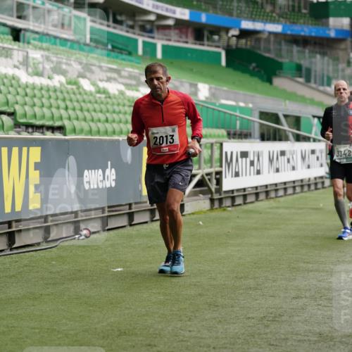 05.10.2025 - 20. swb-Marathon Bremen Michael Burmester http://msf.ph/oto/9325253 05.10.2025 12:44:42 Laufen im Stadion 109, 329, 506, 539, 548, 642, 657, 819, 917, 1631, 2013, 2092, 2188, 2666, 2719, 3150, 3219, 3251, 3327, 3342, 3982, 4358, 4422, 5908, 6302, 6633, 7099, 7373, 7525, 7949, 8030, 8169, 8351, 8382, 288, 1196, 1992, 2249, 7949 meine-sportfotos.de