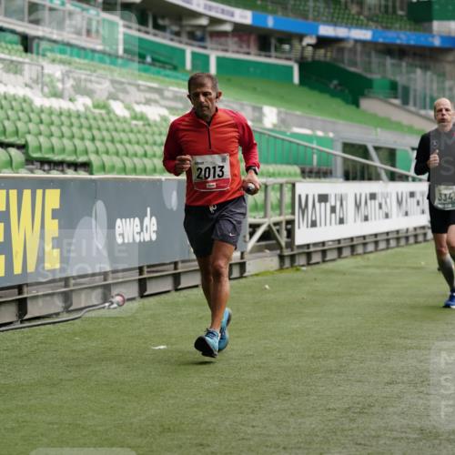 05.10.2025 - 20. swb-Marathon Bremen Michael Burmester http://msf.ph/oto/9325258 05.10.2025 12:44:42 Laufen im Stadion 109, 329, 506, 539, 548, 642, 657, 819, 917, 1631, 2013, 2092, 2188, 2666, 2719, 3150, 3219, 3251, 3327, 3342, 3982, 4358, 4422, 5908, 6302, 6633, 7099, 7373, 7525, 7949, 8030, 8169, 8351, 8382, 288, 1196, 1992, 2249, 7949 meine-sportfotos.de